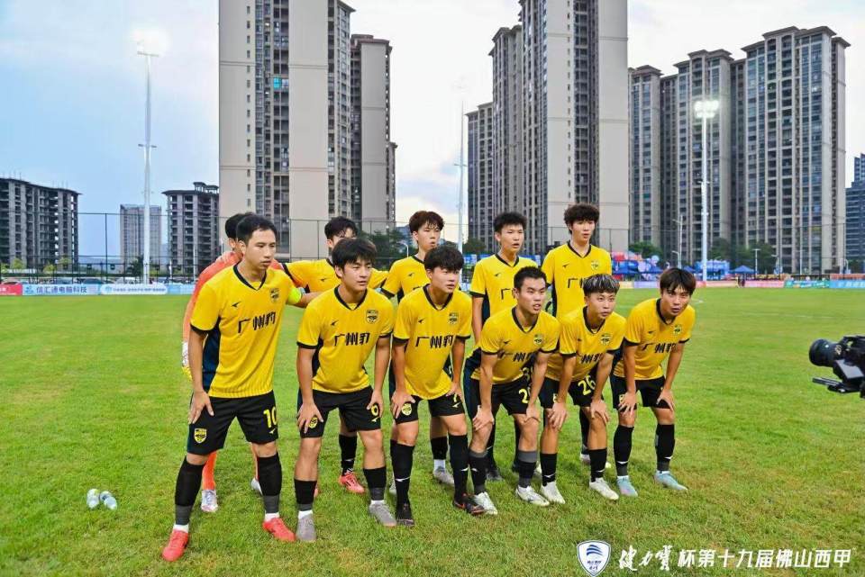 华体会入口赛前体能课后，广州队再遭质疑备战西甲，气氛紧张，更衣室氛围转暖的简单介绍